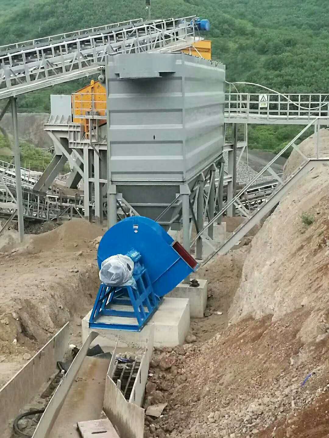 河南礦山破碎除塵器及振動篩布袋除塵器